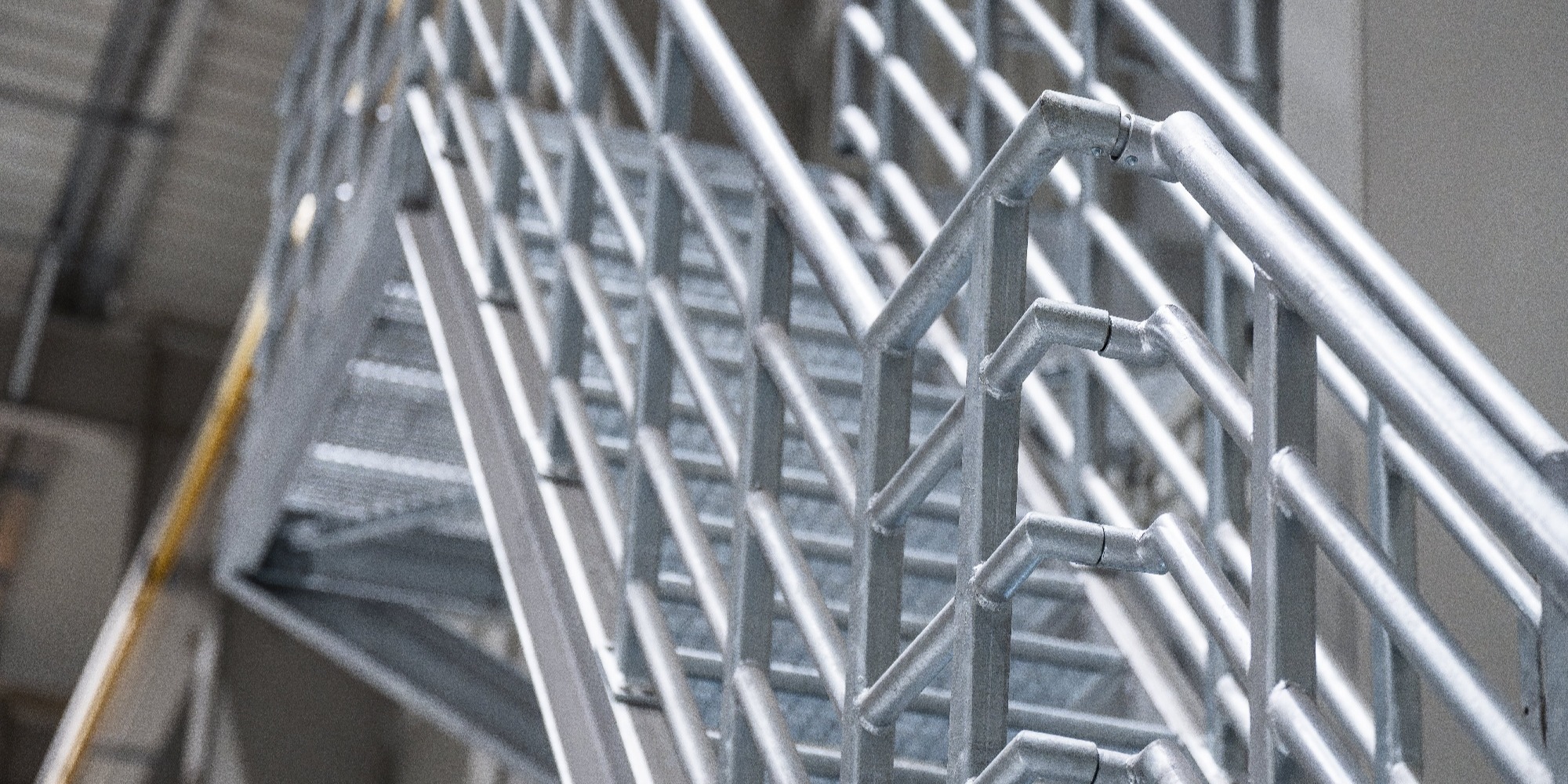 Aluminum handrail system in an industrial environment